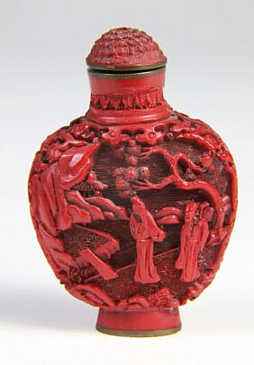 Chinese Cinnabar Lacquer Snuff Bottle 19th / 20th Century