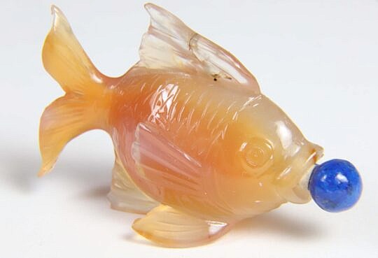 Chinese Carved Agate "Fish" Snuff Bottle, Qing Dynasty