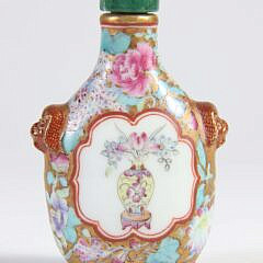 Chinese Famille Rose Porcelain Snuff Bottle, Qing Dynasty
