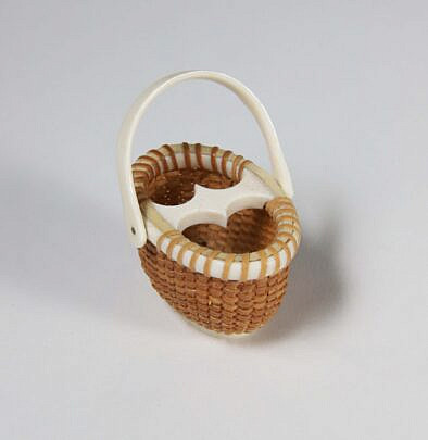 Nap Plank Miniature Oval Open Nantucket "Valentine" Basket with Heart Motif