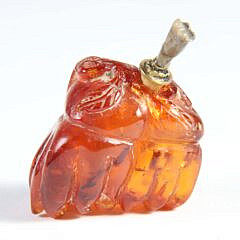 Carved Amber “Buddha’s Hand Citron” Snuff Bottle, Qing Dynasty