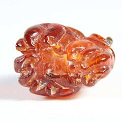 Carved Amber “Buddha’s Hand Citron” Snuff Bottle, Qing Dynasty