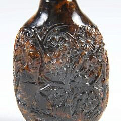 Carved Amber “Three Immortals” Snuff Bottle, Qing Dynasty