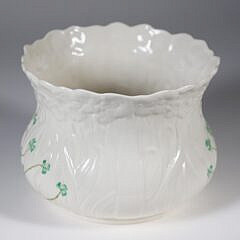 Belleek Fine Parian Daisy Cache Pot
