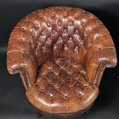 Pair of Vintage Tufted Leather Chesterfield Style Open Arm Lounge Club Chairs, 20th century