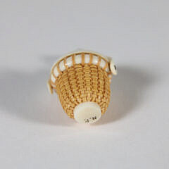 Nap Plank Miniature Round Swing Handle Nantucket Basket Pendant