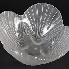 Vintage Frosted Glass Scallop Shell Fruit Bowl