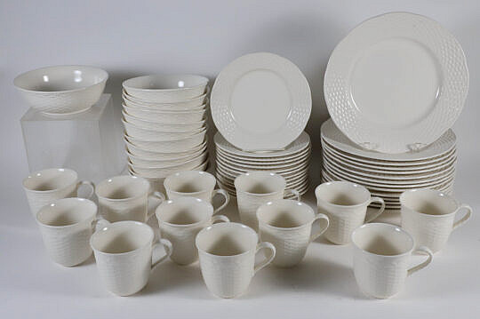 "Red Vanilla" Nantucket White Dinner Service