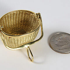 Signed Diane Kim England 18k Yellow Gold Nantucket Basket Pendant