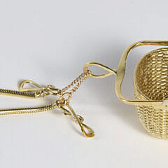 Signed Diana Kim England 18k Yellow Gold Limited Edition Nantucket Basket Pendant and Chain