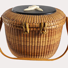 Jose Formoso Reyes Nantucket Friendship Basket Ebony Top with Carved Seagull in Flight, circa 1977