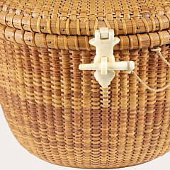 Jose Formoso Reyes Nantucket Friendship Basket Ebony Top with Carved Seagull in Flight, circa 1977