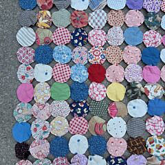 Vintage American Yoyo Quilt Comprising Approximately 1,088 Pieces