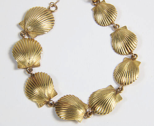 18k Yellow Gold Scallop Shell Bracelet