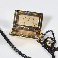 18k Gold and 73 Diamonds Locket